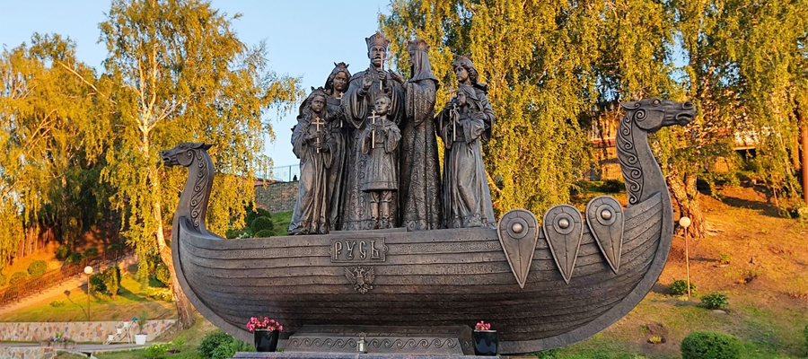 Памятник святой Царской семье