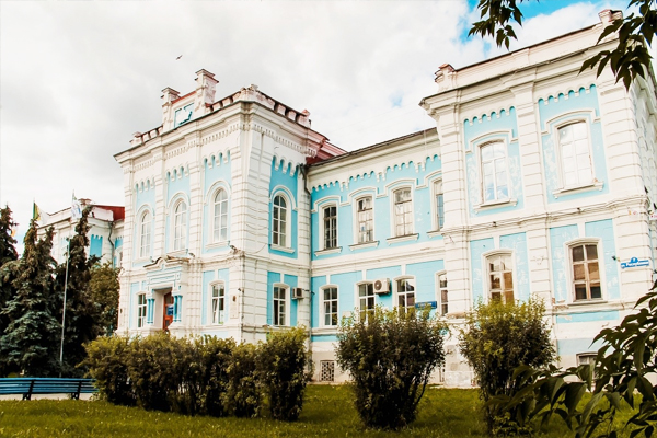 Один из старейших памятников архитектуры Тюмени – Александровское реальное училище. Может, оно названо в честь Александра Сергеевича Пушкина?