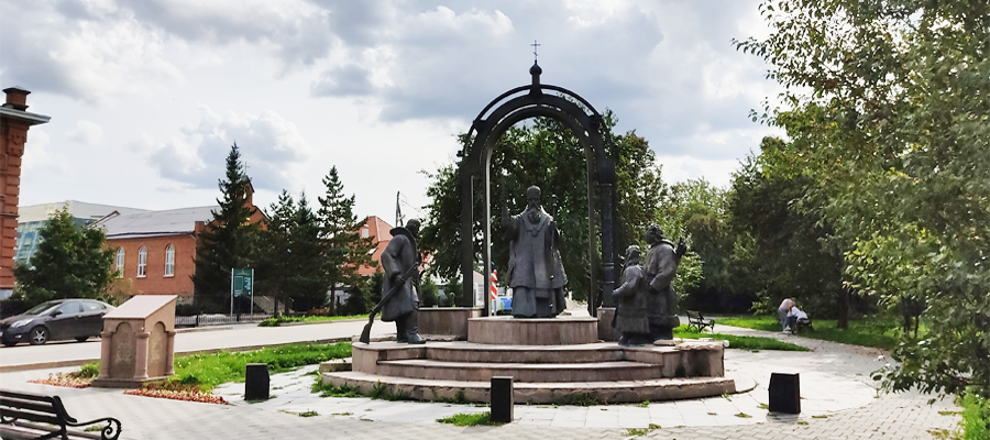 Памятник митрополиту Тобольскому и всея Сибири Филофею Лещинскому 