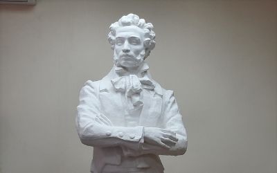 Памятник Александру Сергеевичу Пушкину долгое время украшал городской сад. После преобразования последнего в Цветной бульвар памятника не стало. Что с ним произошло?