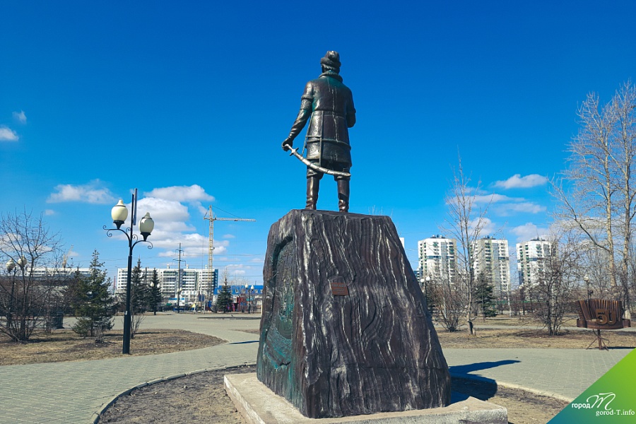 Памятник «Легендарным Казакам-первопроходцам Сибири»